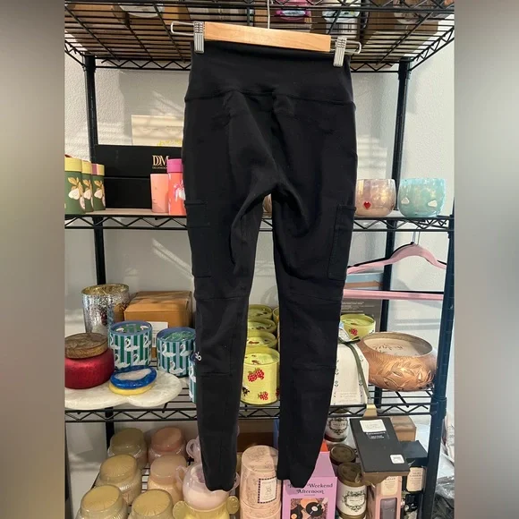 Alo Yoga High Waist Cargo Legging, XS - Picture 4 of 5